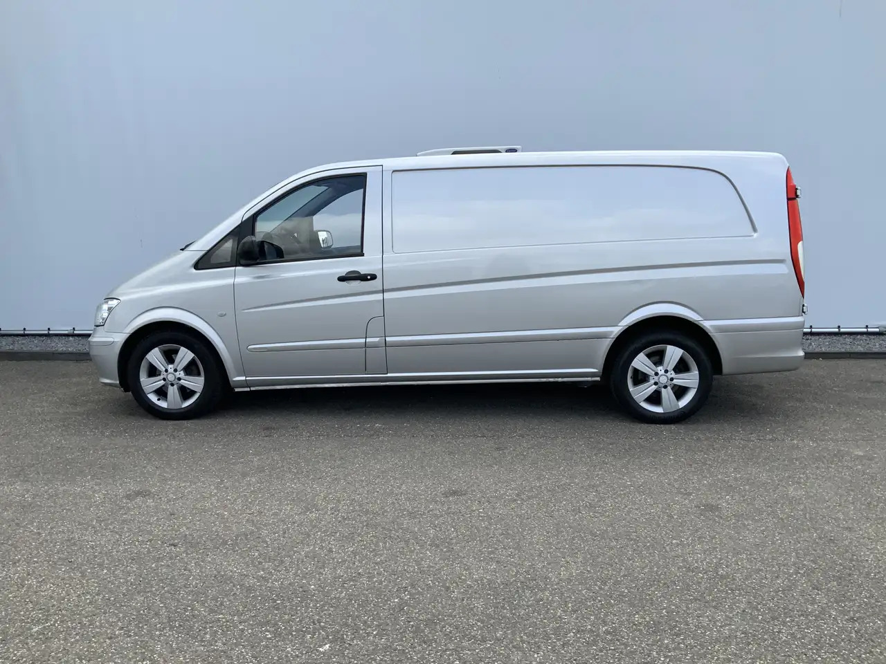Mercedes-Benz Vito 122 CDI Automaat Koel Auto werkt 100 % 0.gr Airco - 冷藏货车:图3 Mercedes-Benz Vito 122 CDI Automaat Koel Auto werkt 100 % 0.gr Airco - 冷藏货车:图3