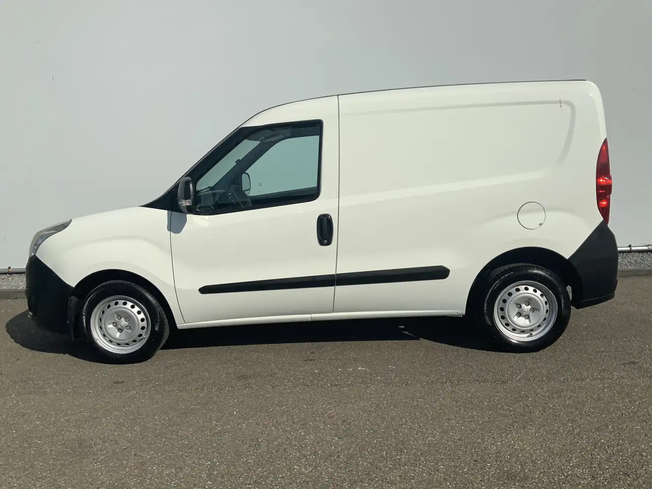 Opel Combo 1.3 CDTi L1H1 EXPORT ecoFLEX Edition Airco Trekhaa - 紧凑型面包车:图3 Opel Combo 1.3 CDTi L1H1 EXPORT ecoFLEX Edition Airco Trekhaa - 紧凑型面包车:图3