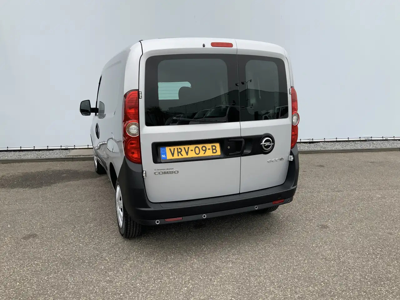 Opel Combo 1.3 CDTi L1H1 Edition Airco Euro 6 - 紧凑型面包车:图2 Opel Combo 1.3 CDTi L1H1 Edition Airco Euro 6 - 紧凑型面包车:图2