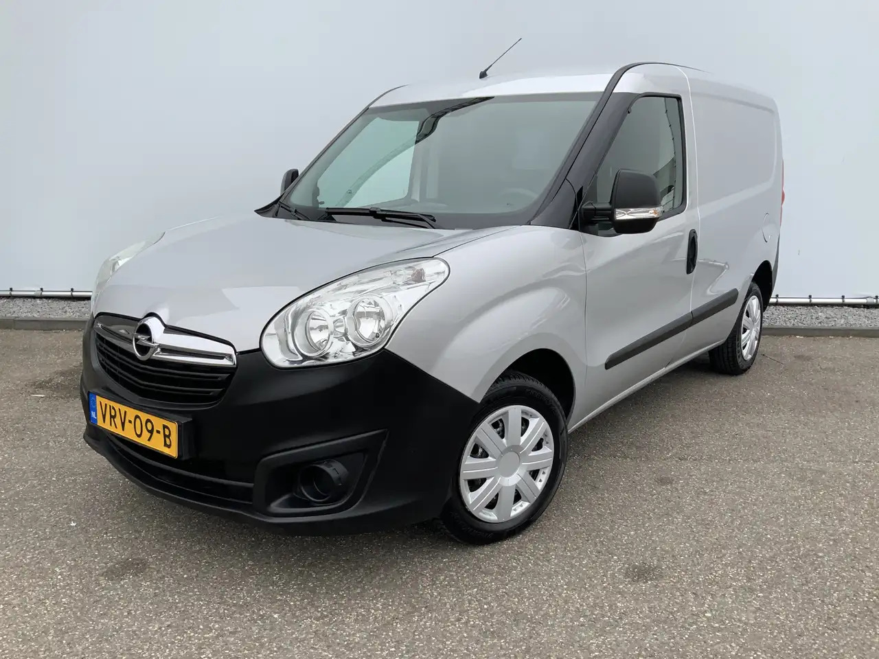 Opel Combo 1.3 CDTi L1H1 Edition Airco Euro 6 - 紧凑型面包车:图1 Opel Combo 1.3 CDTi L1H1 Edition Airco Euro 6 - 紧凑型面包车:图1