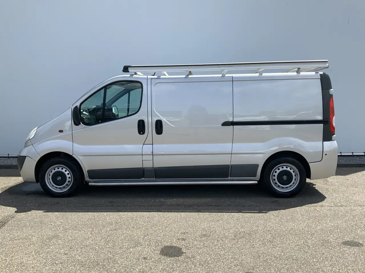Opel Vivaro 2.0 CDTI L2H1 Airco Cruise 3 Zits Trekhaak 2000 kg - 其他机械:图3 Opel Vivaro 2.0 CDTI L2H1 Airco Cruise 3 Zits Trekhaak 2000 kg - 其他机械:图3