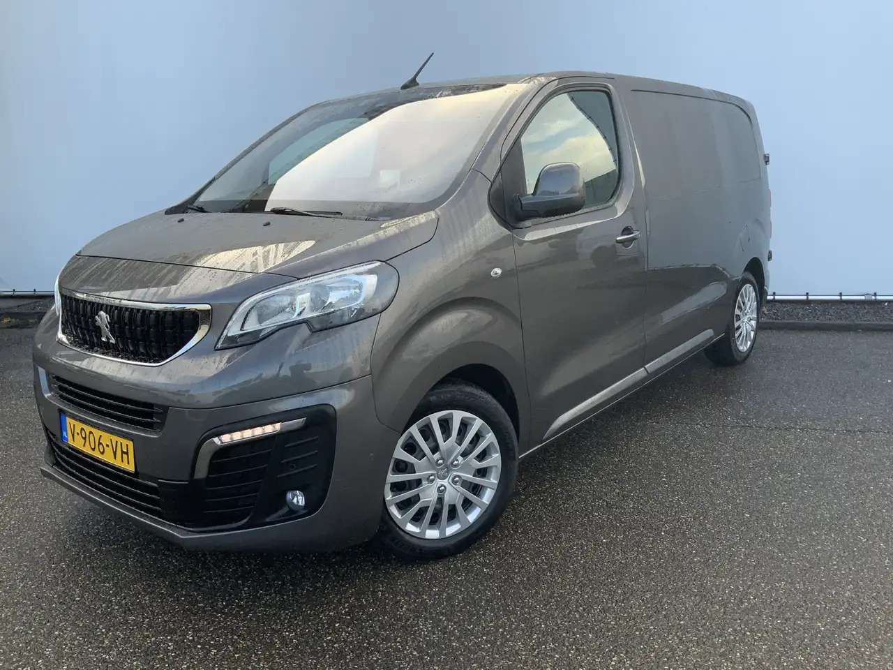 Peugeot Expert 227S 2.0 BlueHDI 180 Premium Pack Automaat Airco C - 无侧窗厢式货车:图1 Peugeot Expert 227S 2.0 BlueHDI 180 Premium Pack Automaat Airco C - 无侧窗厢式货车:图1
