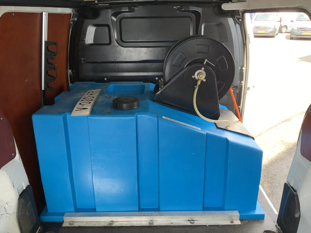 Peugeot Expert glazenwasser 226S 1.6 BlueHDI 115 Inbouw 530 liter - 无侧窗厢式货车:图3 Peugeot Expert glazenwasser 226S 1.6 BlueHDI 115 Inbouw 530 liter - 无侧窗厢式货车:图3