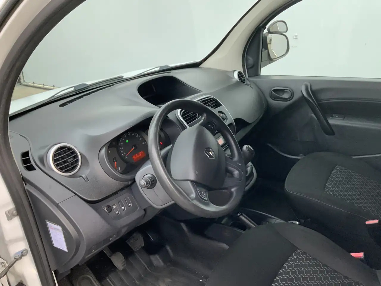 Renault Kangoo 1.5 dCi 90 Energy Luxe Airco Cruise Euro 6 - 紧凑型面包车:图5 Renault Kangoo 1.5 dCi 90 Energy Luxe Airco Cruise Euro 6 - 紧凑型面包车:图5