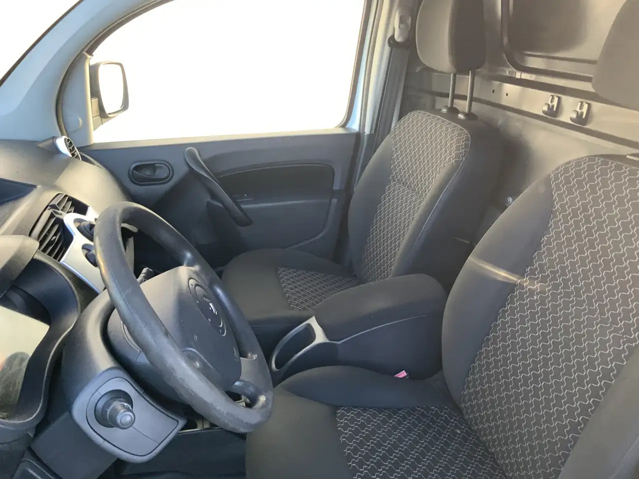 Renault Kangoo Express 1.5 dCi 70 Express Comfort Airco Trekhaak - 紧凑型面包车:图5 Renault Kangoo Express 1.5 dCi 70 Express Comfort Airco Trekhaak - 紧凑型面包车:图5