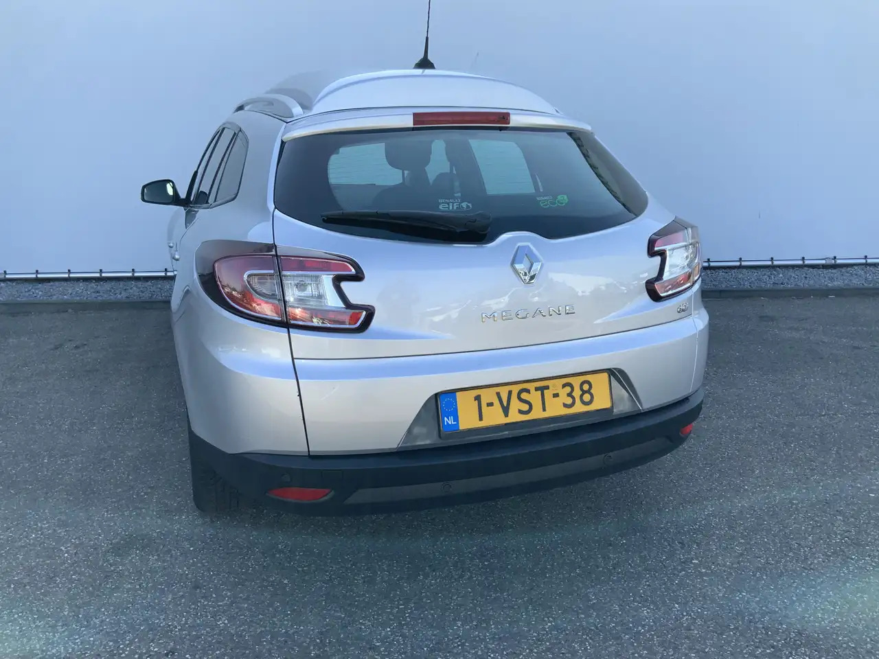 Renault Megane 1.5 dCi Expression Airco Navi Grijs Kenteken Euro - 汽车:图2 Renault Megane 1.5 dCi Expression Airco Navi Grijs Kenteken Euro - 汽车:图2
