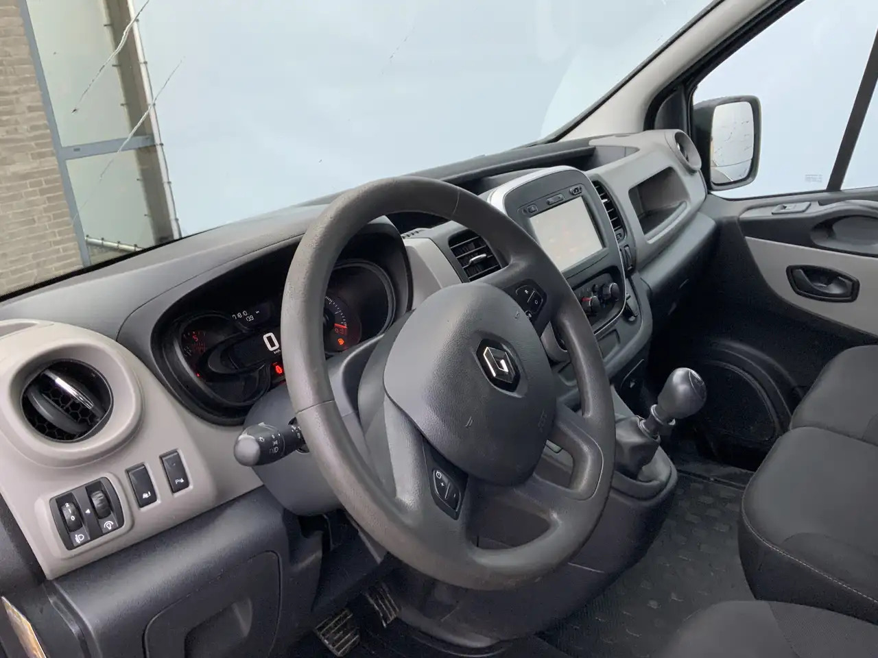 Renault Trafic 1.6 dCi T29 L2H1 Airco Cruise Trerkhaak 2000kg 3 Z - 无侧窗厢式货车:图5 Renault Trafic 1.6 dCi T29 L2H1 Airco Cruise Trerkhaak 2000kg 3 Z - 无侧窗厢式货车:图5