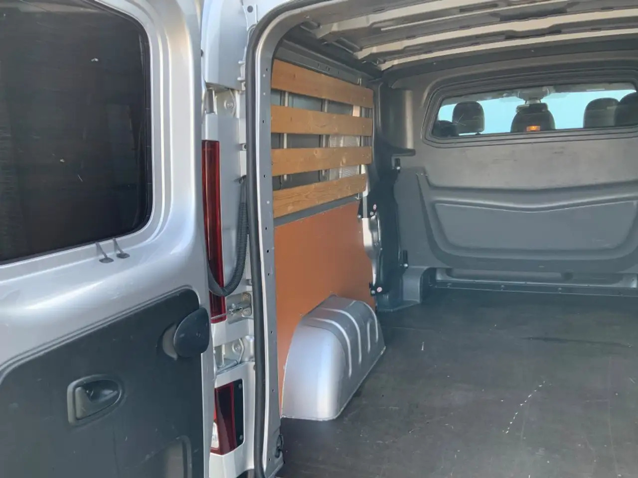 康比货车 Renault Trafic 1.6 dCi T29 L2H1 Dub Cab Airco Camera Navi Trekhaa：图9