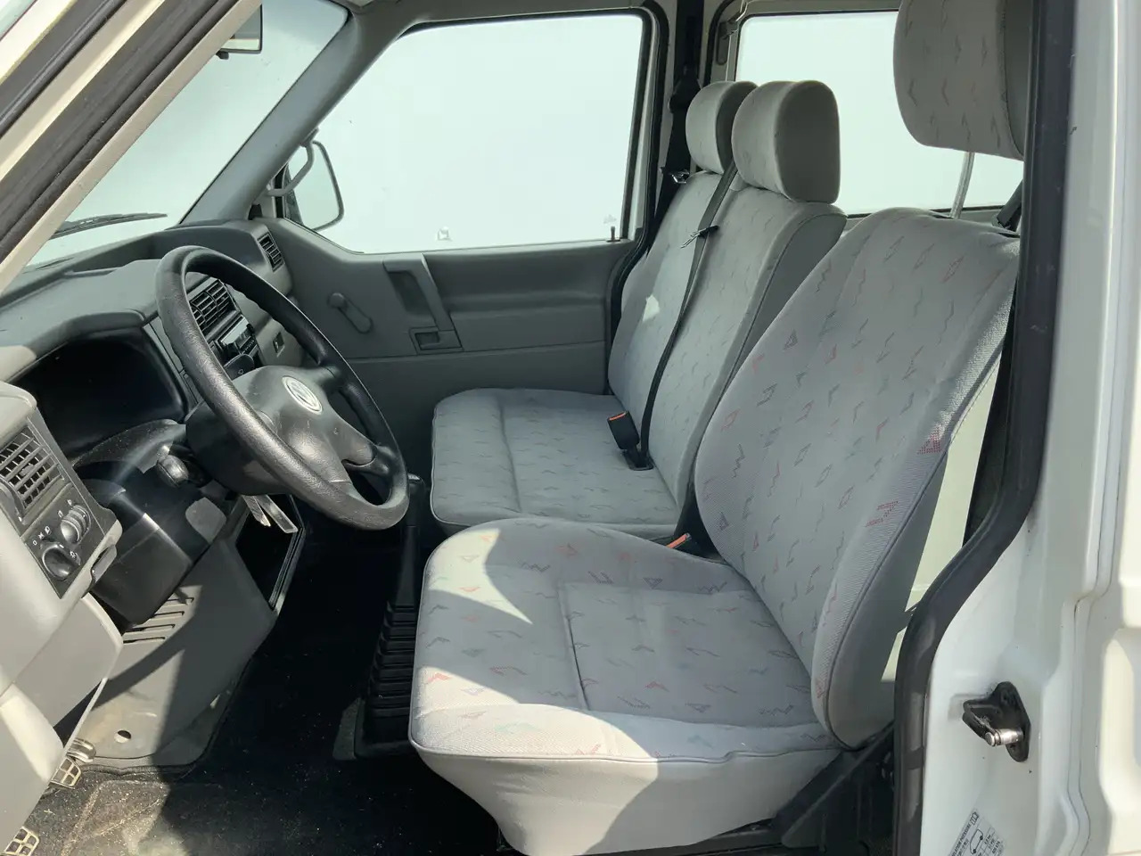 Volkswagen 1.9 TD 292 T800 Dubbel Cab 6 Zits Euro 3 - 康比货车:图5 Volkswagen 1.9 TD 292 T800 Dubbel Cab 6 Zits Euro 3 - 康比货车:图5
