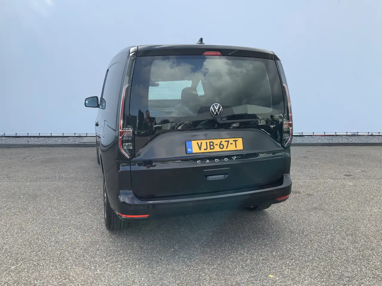 Volkswagen Caddy Cargo 2.0 TDI 1st Edition Automaat Airco Cruise Le - 紧凑型面包车:图2 Volkswagen Caddy Cargo 2.0 TDI 1st Edition Automaat Airco Cruise Le - 紧凑型面包车:图2