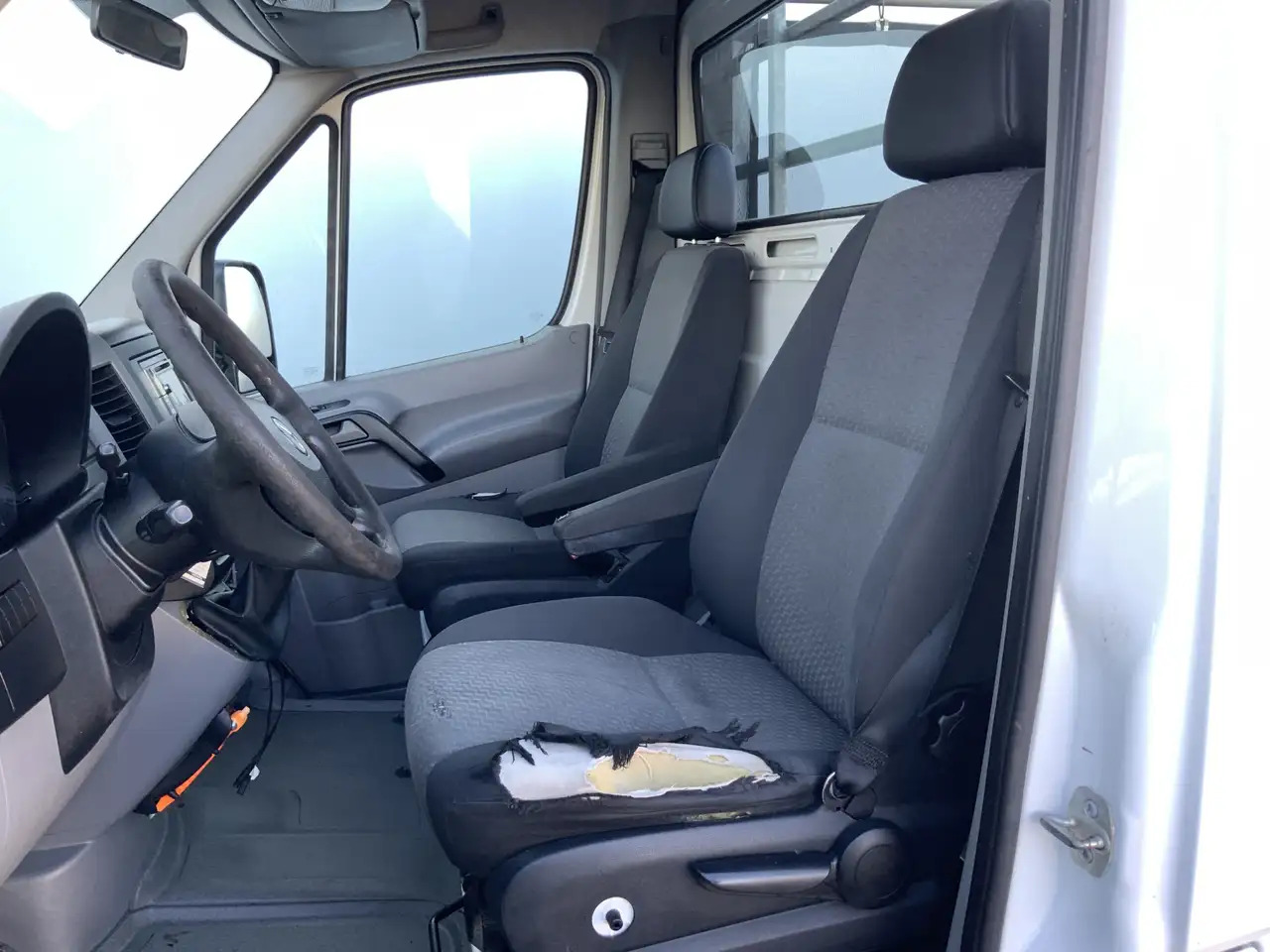 Volkswagen Crafter 50 2.0 TDI L2H1Pick Up Airco Cruise Trekhaak 3500 - 平板货车:图4 Volkswagen Crafter 50 2.0 TDI L2H1Pick Up Airco Cruise Trekhaak 3500 - 平板货车:图4