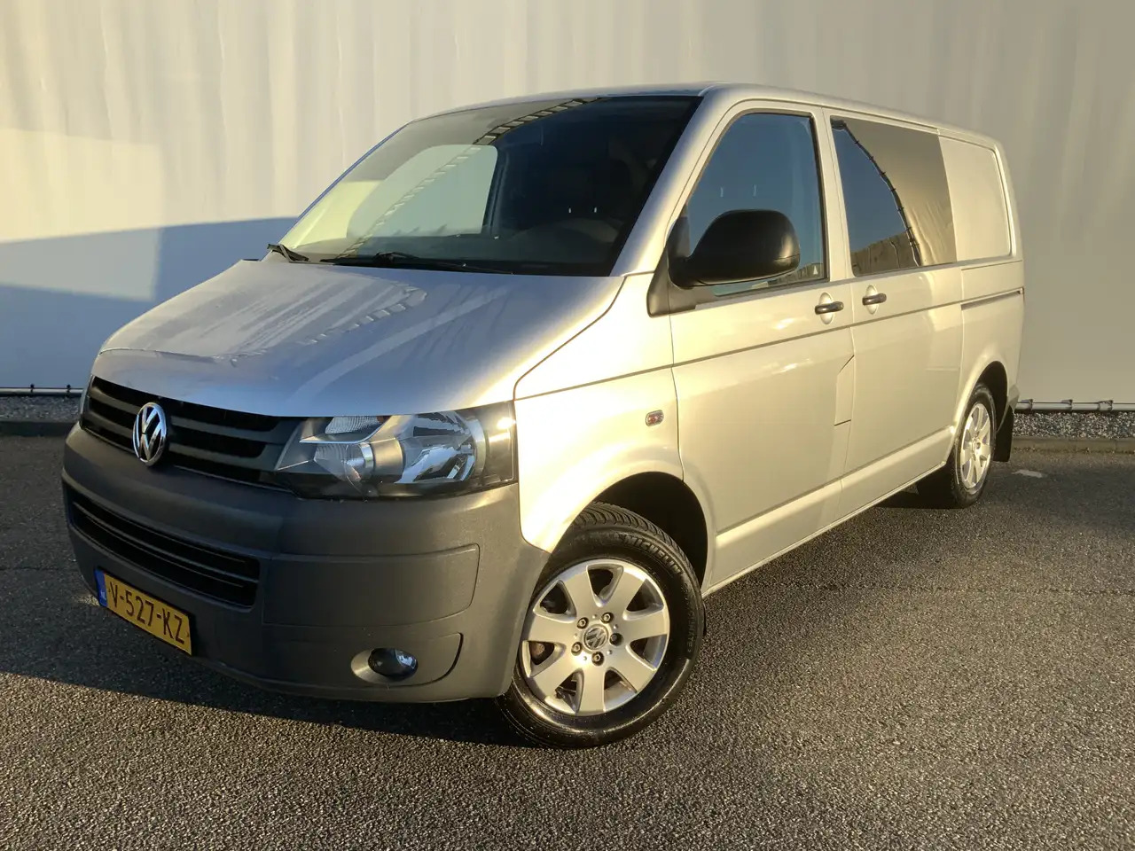Volkswagen T5 Transporter 2.0 L1H2 Benzine Airco Navi Dub Schuifdeuren Leer - 无侧窗厢式货车:图1 Volkswagen T5 Transporter 2.0 L1H2 Benzine Airco Navi Dub Schuifdeuren Leer - 无侧窗厢式货车:图1