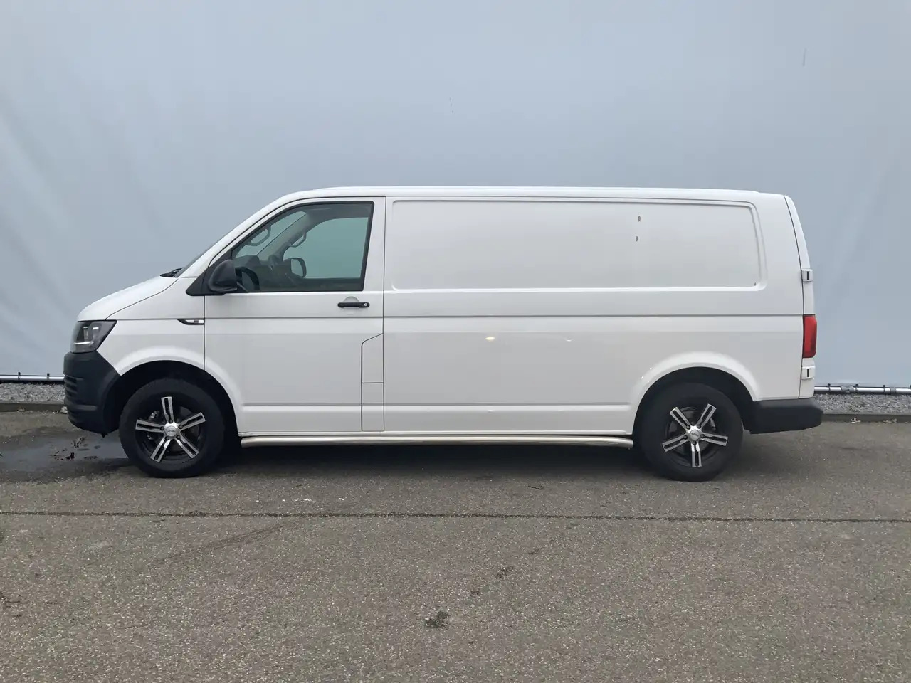 Volkswagen T6 Transporter 2.0 TDI L2H1 Airco Navi Trekhaak 2200 kg 3 Zits Al - 无侧窗厢式货车:图3 Volkswagen T6 Transporter 2.0 TDI L2H1 Airco Navi Trekhaak 2200 kg 3 Zits Al - 无侧窗厢式货车:图3