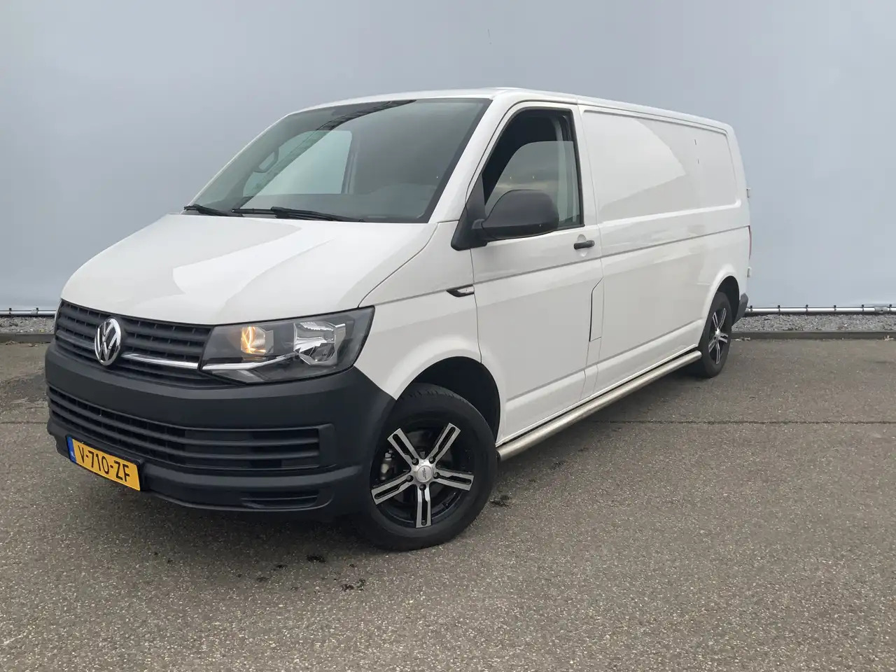 Volkswagen T6 Transporter 2.0 TDI L2H1 Airco Navi Trekhaak 2200 kg 3 Zits Al - 无侧窗厢式货车:图1 Volkswagen T6 Transporter 2.0 TDI L2H1 Airco Navi Trekhaak 2200 kg 3 Zits Al - 无侧窗厢式货车:图1