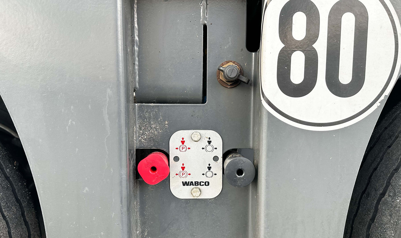 Faymonville MAX Trailer 3-Achs-Tiefbett mit Pendelachsen - 低装载半拖车:图5 Faymonville MAX Trailer 3-Achs-Tiefbett mit Pendelachsen - 低装载半拖车:图5