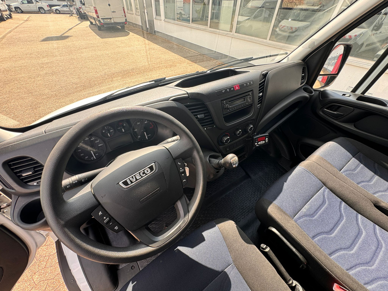 冷藏货车 IVECO Daily 35S14 Tiefkühlkoffer Carrier Pulsor 350 LBW EURO 6：图13