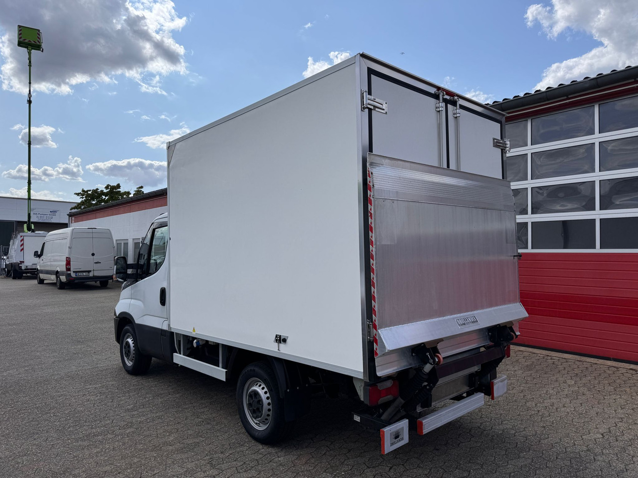 冷藏货车 IVECO Daily 35S14 Tiefkühlkoffer Carrier Pulsor 350 LBW EURO 6：图6
