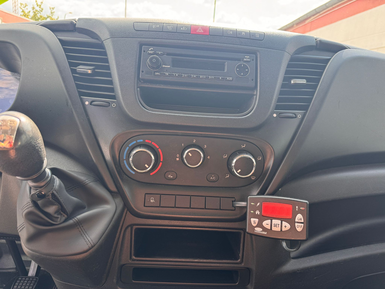 冷藏货车 IVECO Daily 35S14 Tiefkühlkoffer Carrier Pulsor 350 LBW EURO 6：图15
