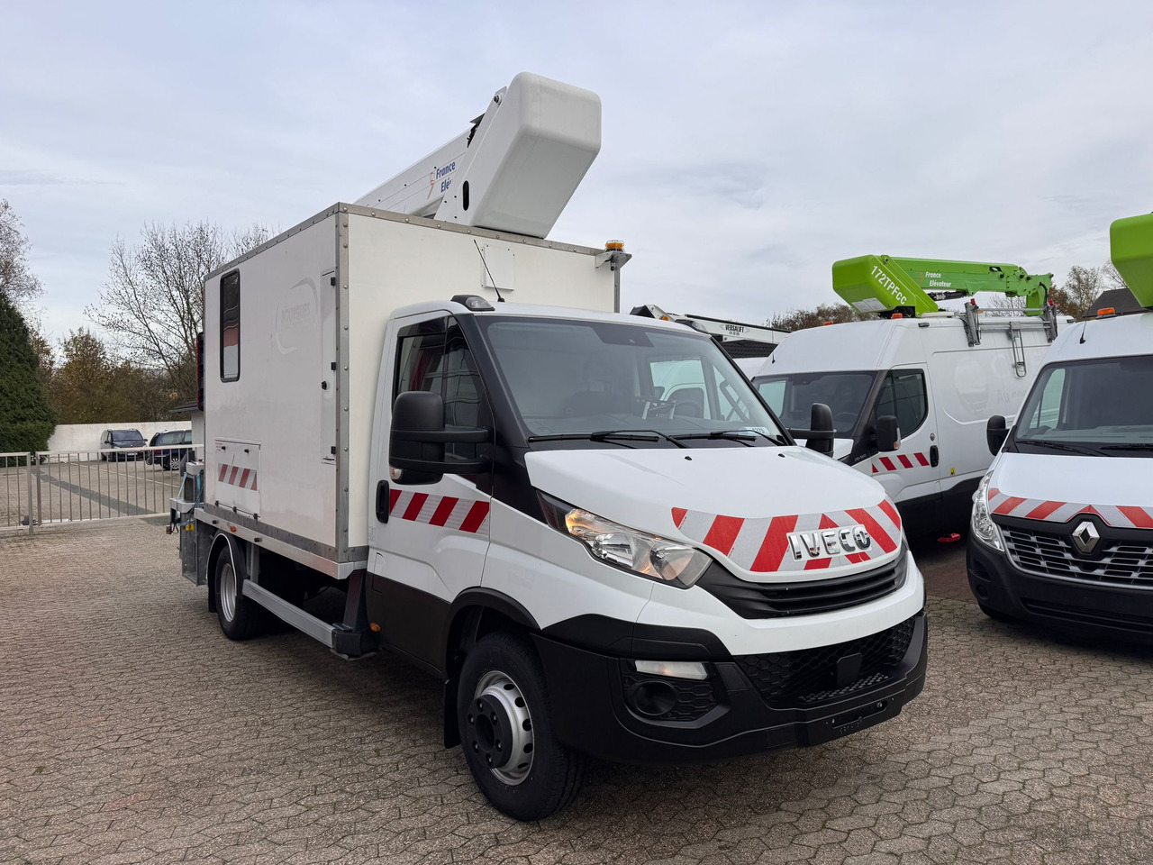 IVECO Daily 70C18 Hubarbeitsbühne Steiger France Elevateur 172 CPL EURO 6C - 车载空中平台:图2 IVECO Daily 70C18 Hubarbeitsbühne Steiger France Elevateur 172 CPL EURO 6C - 车载空中平台:图2