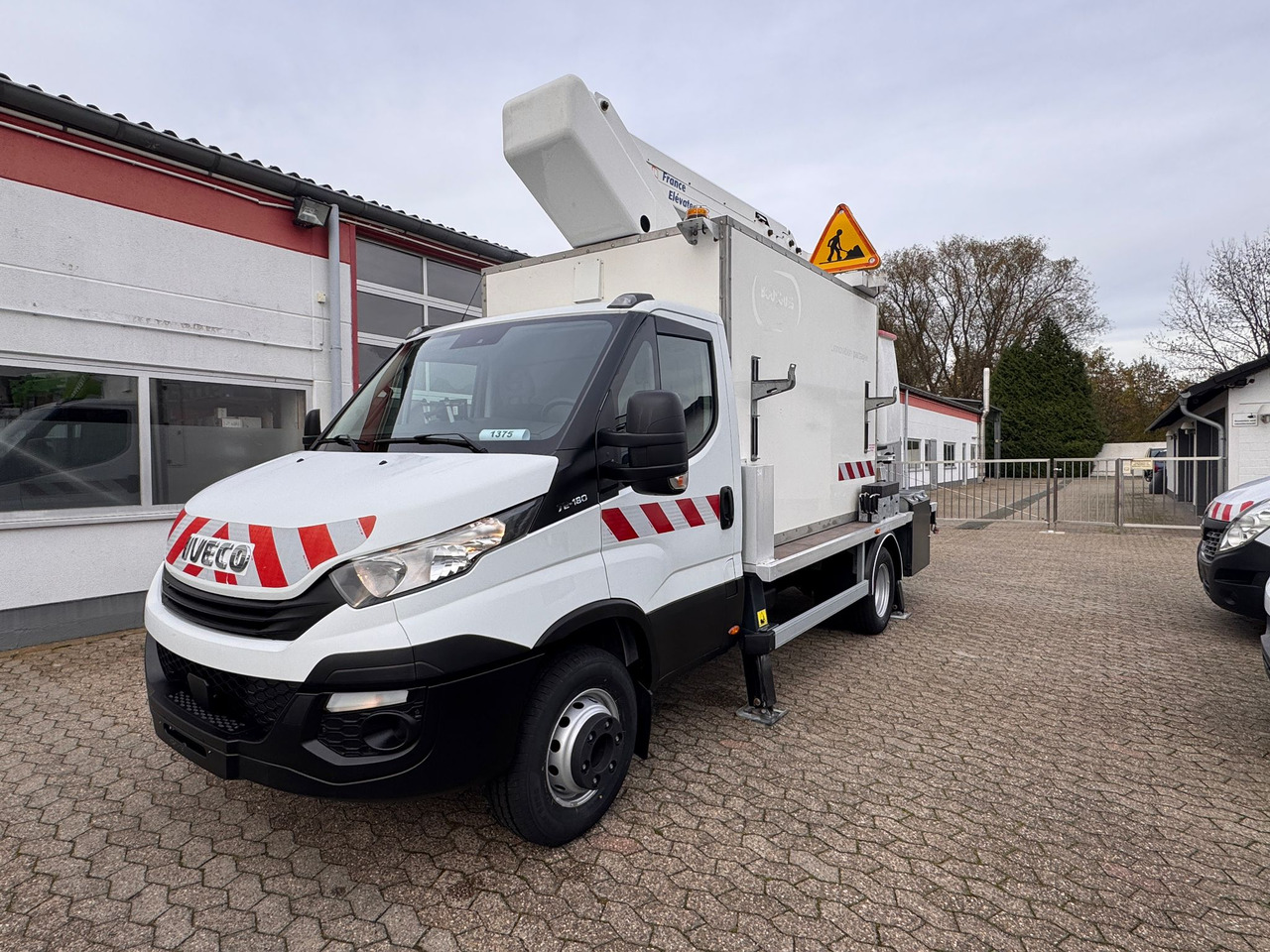 IVECO Daily 70C18 Hubarbeitsbühne Steiger France Elevateur 172 CPL EURO 6C - 车载空中平台:图1 IVECO Daily 70C18 Hubarbeitsbühne Steiger France Elevateur 172 CPL EURO 6C - 车载空中平台:图1