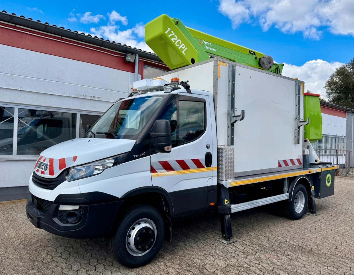 Iveco 70C18 Hubarbeitsbühne France Elevateur 172 CPL - 车载空中平台:图1 Iveco 70C18 Hubarbeitsbühne France Elevateur 172 CPL - 车载空中平台:图1