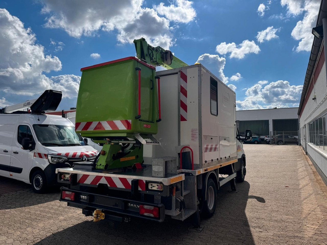 Iveco 70C18 Hubarbeitsbühne France Elevateur 172 CPL - 车载空中平台:图5 Iveco 70C18 Hubarbeitsbühne France Elevateur 172 CPL - 车载空中平台:图5