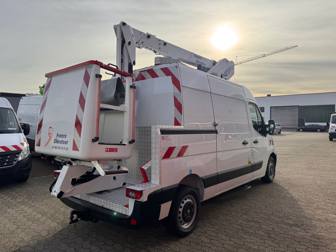 RENAULT Master Hubarbeitsbühne Steiger France Elevateur 142 TPFcc EURO 6Y - 车载空中平台:图4 RENAULT Master Hubarbeitsbühne Steiger France Elevateur 142 TPFcc EURO 6Y - 车载空中平台:图4