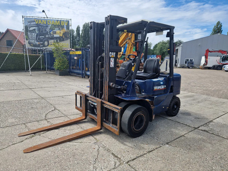 Caterpillar DP25K met breed vorkenbord - 柴油叉车:图1 Caterpillar DP25K met breed vorkenbord - 柴油叉车:图1