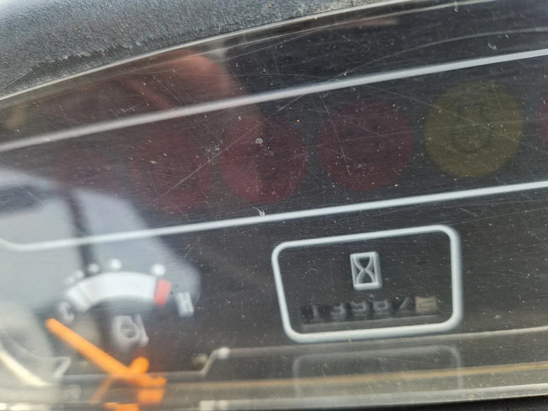 柴油叉车 Caterpillar DP25K met breed vorkenbord:图9 柴油叉车 Caterpillar DP25K met breed vorkenbord:图9