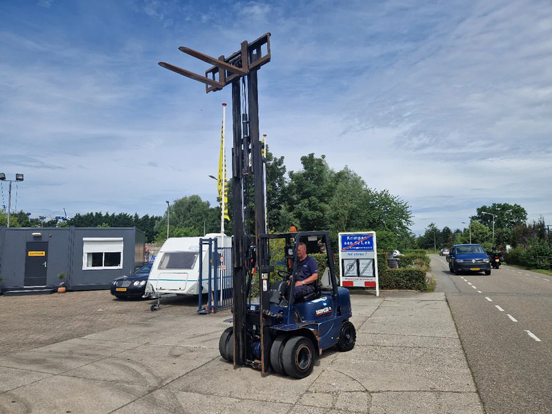 柴油叉车 Caterpillar DP25K met breed vorkenbord:图17 柴油叉车 Caterpillar DP25K met breed vorkenbord:图17