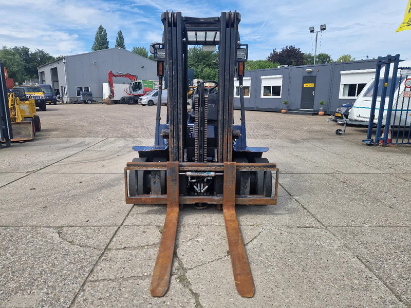 柴油叉车 Caterpillar DP25K met breed vorkenbord:图18 柴油叉车 Caterpillar DP25K met breed vorkenbord:图18