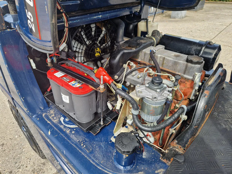 柴油叉车 Caterpillar DP25K met breed vorkenbord:图5 柴油叉车 Caterpillar DP25K met breed vorkenbord:图5