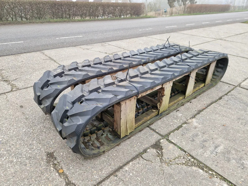 Komatsu nieuwe tracks t.b.v. PC75 tot PC88 - 轨道 适用于 卡车:图1 Komatsu nieuwe tracks t.b.v. PC75 tot PC88 - 轨道 适用于 卡车:图1