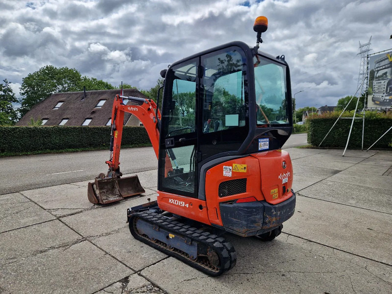 Kubota KX019-4 CW05 met 2 bakken - 小型挖掘机:图4 Kubota KX019-4 CW05 met 2 bakken - 小型挖掘机:图4