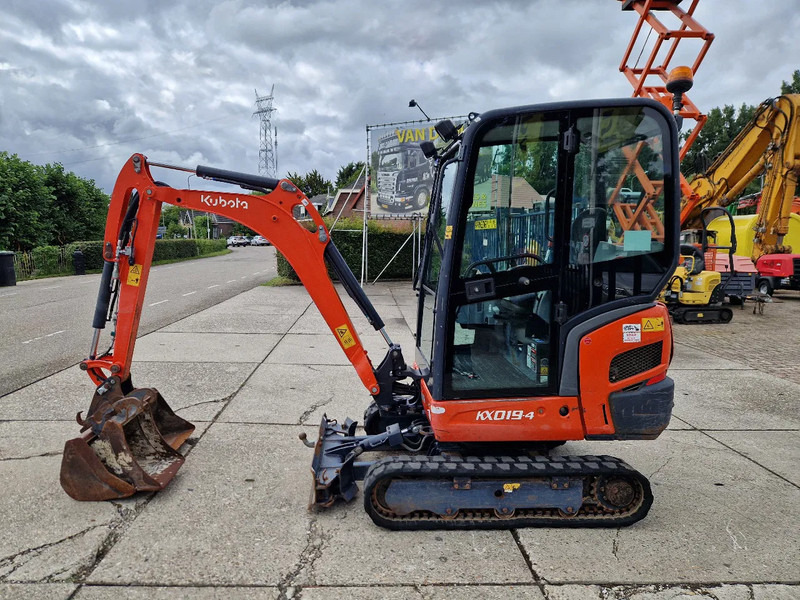 小型挖掘机 Kubota KX019-4 CW05 met 2 bakken：图18