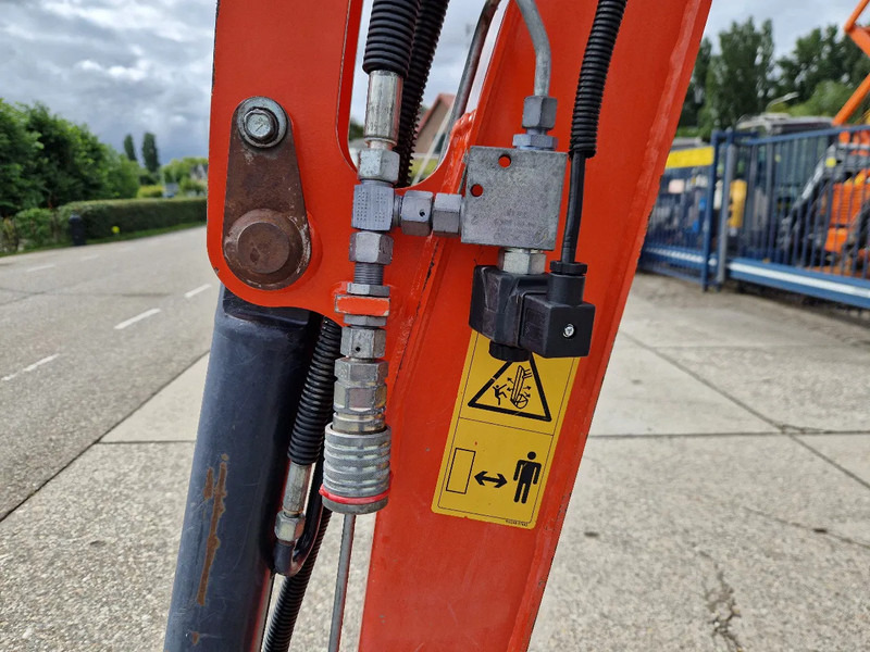 小型挖掘机 Kubota KX019-4 CW05 met 2 bakken：图12