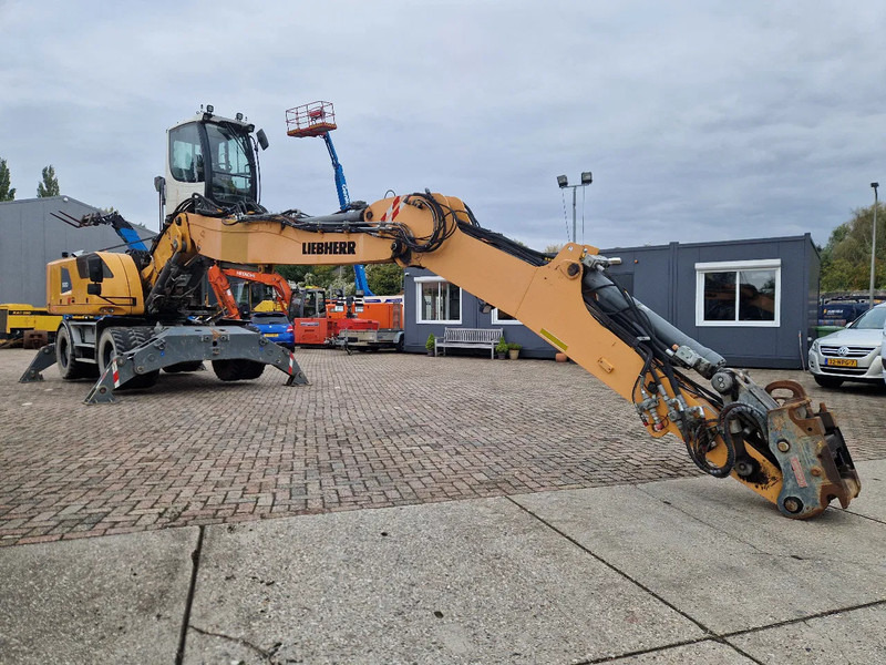 Liebherr A 920 Litronic - 垃圾/ 工业叉装车:图4 Liebherr A 920 Litronic - 垃圾/ 工业叉装车:图4