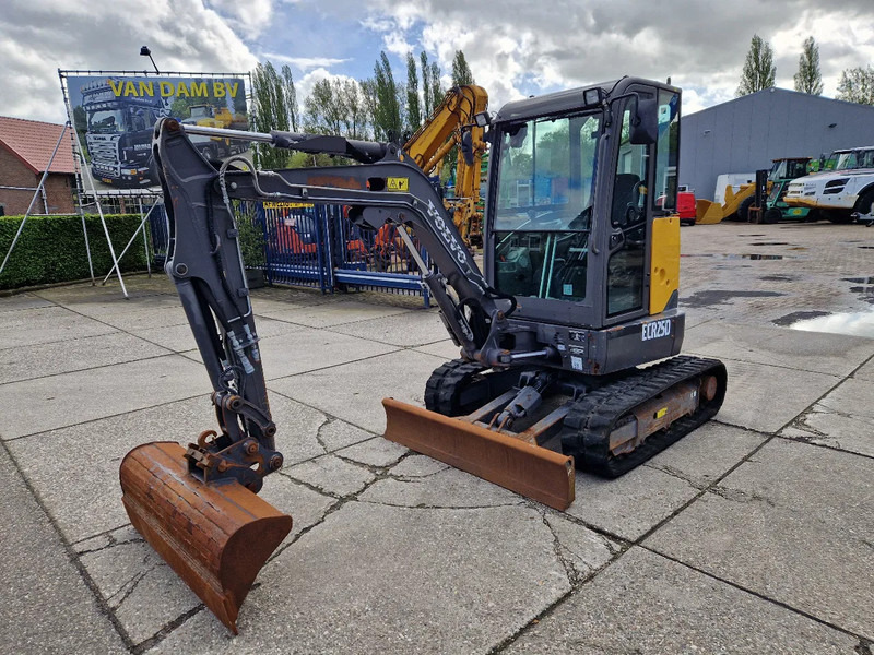 Volvo ECR25D met 2562 uur - 小型挖掘机:图1 Volvo ECR25D met 2562 uur - 小型挖掘机:图1