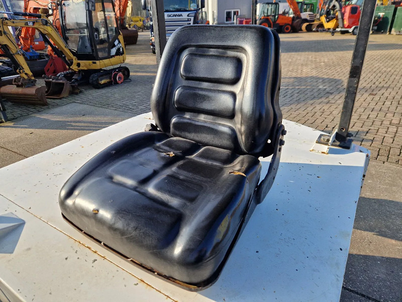 Yale 4.5 ton elektrisch triplomast - 电动叉车:图5 Yale 4.5 ton elektrisch triplomast - 电动叉车:图5