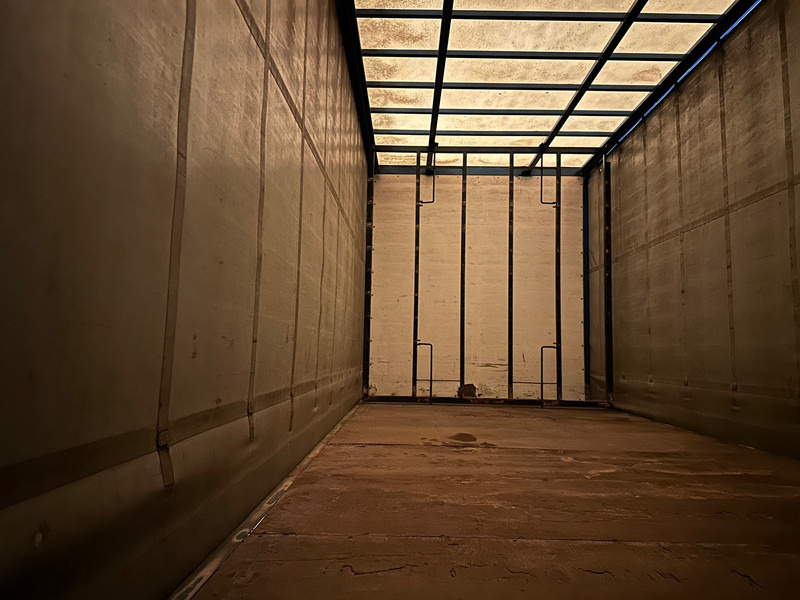 DAF LF45.150 - 侧帘卡车:图5 DAF LF45.150 - 侧帘卡车:图5