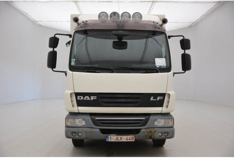 DAF LF45.180 - 厢式卡车:图2 DAF LF45.180 - 厢式卡车:图2