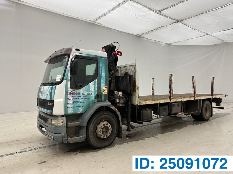 DAF LF55.210 - 栏板式/ 平板卡车, 起重车:图1 DAF LF55.210 - 栏板式/ 平板卡车, 起重车:图1