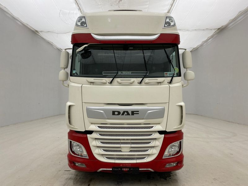 DAF XF105.530 Super Space Cab - 牵引车:图2 DAF XF105.530 Super Space Cab - 牵引车:图2