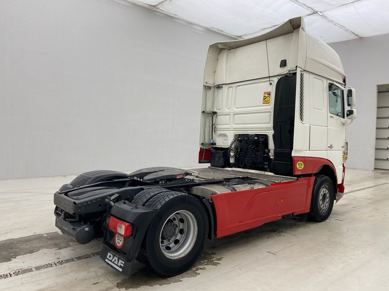 DAF XF105.530 Super Space Cab - 牵引车:图4 DAF XF105.530 Super Space Cab - 牵引车:图4