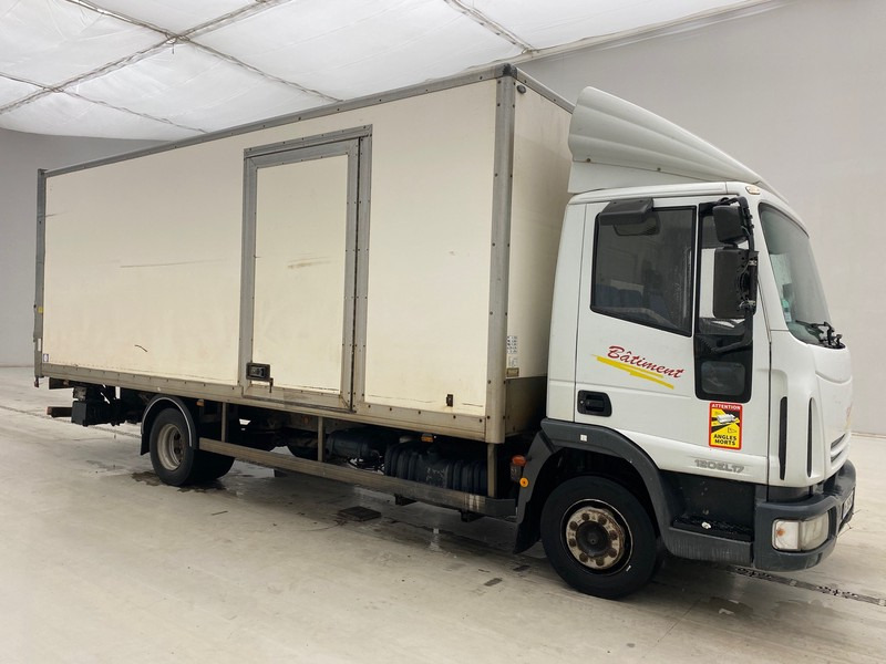Iveco 120E17 - 厢式卡车:图3 Iveco 120E17 - 厢式卡车:图3