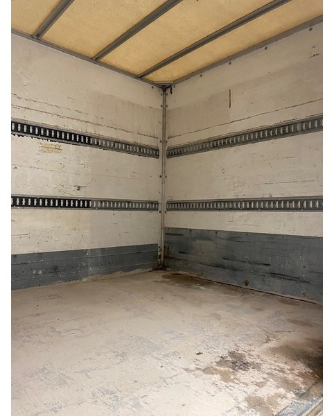 Iveco 120E17 - 厢式卡车:图4 Iveco 120E17 - 厢式卡车:图4