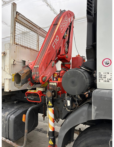Renault Kerax 320 DCi - 翻斗车, 起重车:图4 Renault Kerax 320 DCi - 翻斗车, 起重车:图4