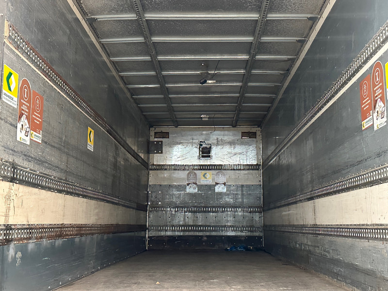 Volvo FE 300 - 6x2 - 厢式卡车:图5 Volvo FE 300 - 6x2 - 厢式卡车:图5