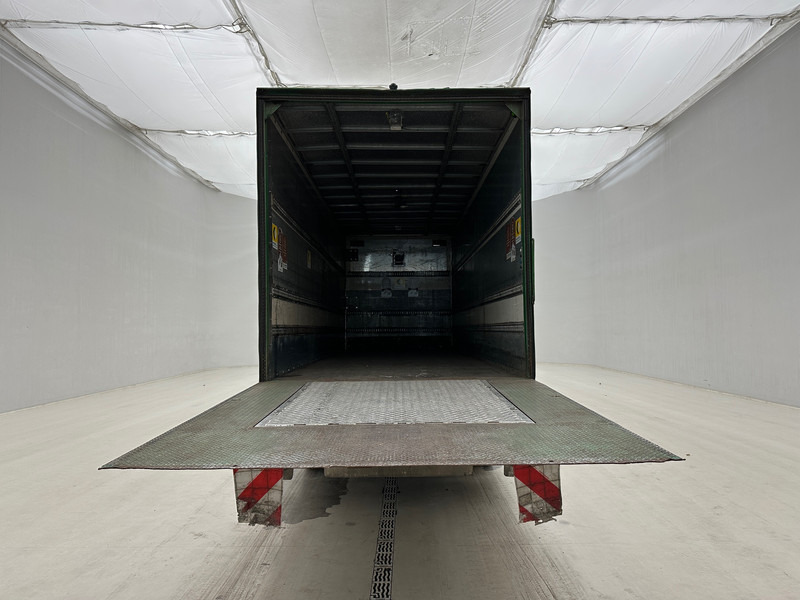 Volvo FE 300 - 6x2 - 厢式卡车:图4 Volvo FE 300 - 6x2 - 厢式卡车:图4