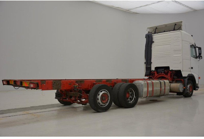 Volvo FH12.380 - 6x2 Globetrotter - 驾驶室底盘卡车:图4 Volvo FH12.380 - 6x2 Globetrotter - 驾驶室底盘卡车:图4